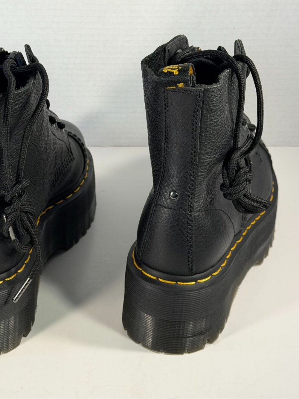 Women's Size 8 Dr Martens Sinclair Boots - Picture 7 of 16